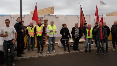 30 demonstranter fra fem faglige organisationer sendte en klar besked til HusCopagniet om, at underbetalt arbejdskraft er et no go.
