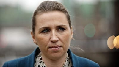 Besk&aelig;ftigelsesminister Mette Frederiksen (S) kommer nu til at svare p&aring; sagen om Viborg Kommunes krav om fleksjob p&aring; 40 minutter om ugen.