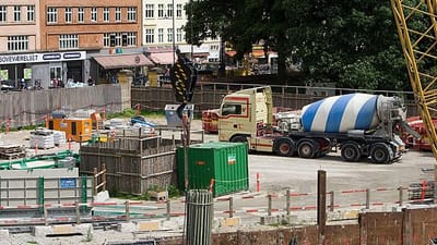 Bag hegnet p&aring; de mange metropladser florerer l&oslash;nsnyd, farligt arbejde og skattefusk.