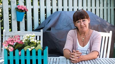 - Jeg t&aelig;nkte i begyndelsen: &ldquo;Du skal nok finde et job&rdquo;. Jeg troede ikke, det ville blive et problem. Jeg har arbejdet, siden jeg var 18 &aring;r, og arbejdet mig op undervejs, fort&aelig;ller Pernille Jensen.