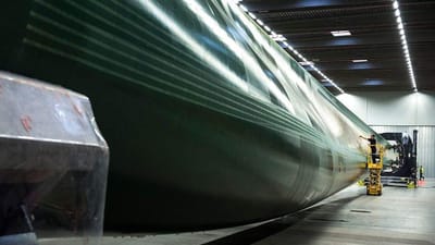 De mange vikarer hos Siemens Wind Power er blandt andet med til at fremstille verdens største vindmøllevinger.