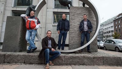 Flere medlemmer af 3F er blevet underbetalt af deres arbejdsgiver Solesi, mens de arbejdede p&aring; udvidelsen af Dongs olieterminal i Fredericia. De har trods en klokkeklar kendelse i en voldgift stadig ikke f&aring;et deres penge.
