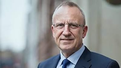 Selvom det kniber med af fremskaffe tal, har besk&aelig;ftigelsesminister J&oslash;rn Neergaard Larsen (V) fuld tillid til, at Arbejdstilsynet har overblik over asbest-problematikken.