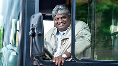 Ramalingam Sivalingam har fået nyt fleksjob som skolebus-chauffør.