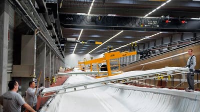 De seneste 10 &aring;r har Arbejdsskadestyrelsen i mindst 64 sager afgjort, at medarbejdere er blevet syge af farlig kemi, som de er blevet udsat for i deres job hos vindm&oslash;llefabrikanten. De ansatte har f&aring;et astma eller eksem.