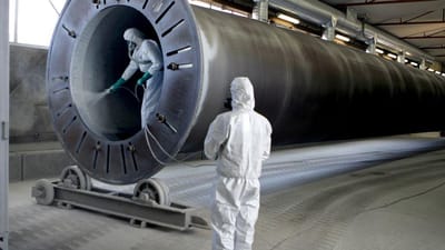 Siemens Wind Power skal betale tre tidligere ansatte erstatning for arbejdet med at lave vindm&oslash;llevinger. 