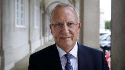 Besk&aelig;ftigelsesminister J&oslash;rn Neergaard Larsen (V) mener ikke, at man kan s&aelig;tte tal p&aring;, hvor mange henl&aelig;ggelser af d&oslash;dsulykker, der er for mange.