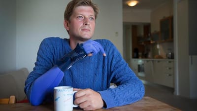 I 2013 blev SAS idømt en bøde på 90.000 kroner for at bryde arbejdsmiljøloven, fordi der ikke var styr på sikkerheden, da Mark Springborg fik sin hånd i klemme i et bagagebånd.