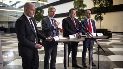 Fra venstre: Viceadministrerende direkt&oslash;r i Dansk Industri Kim Graugaard, Dansk Industris administrerende direkt&oslash;r Karsten Dybvad, CO-industris formand, forbundsformand Claus Jensen, CO-industris n&aelig;stformand, gruppeformand Mads Andersen. CO-industri.