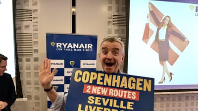 Ryanairs topchef, Michael O'Leary, i K&oslash;benhavn for at reklamere for to nye ruter - og lange ud efter fagbev&aelig;gelsen.