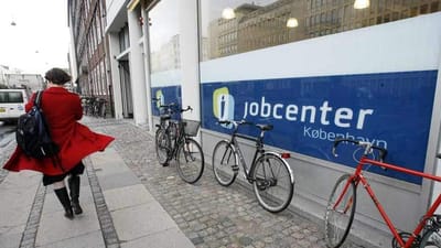Færre og færre personer i den arbejdsdygtige alder lever af penge fra det offentlige. Og tallet kan blive endnu lavere, mener 3F's cheføkonom.