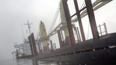 Den jamaicansk-indregistrerede bulk carrier "Vertigo" sank i 2005 p&aring; 11 meter vand i Storeb&aelig;lt efter en kollision med et andet skib.   
