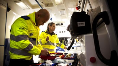 Ambulancerebehandlere håndterer hver dag liv og død og træffer alvorlige beslutninger Nu tyder alt på, at de får autorisation.