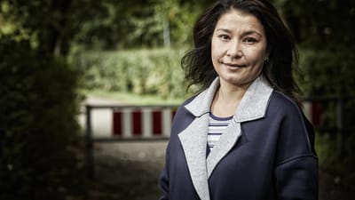 3F'eren Zulfiya Rakhimi har f&aring;et en m&eacute;ngrad p&aring; 25 procent og over 200.000 kroner i erstatning efter en arbejdsulykke i 2012, hvor hun faldt over to meter ned i en betonskakt, da hun tr&aring;dte ud p&aring; en rist. 