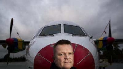 Henrik Hviid Rasmussen fik en diskusprolaps i ryggen, da han skulle varme et fly op en kold novemberdag i 2015. AES vil ikke anerkende arbejdsulykken.