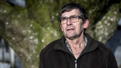Selvom Hans Pedersen tager medicin flere gange dagligt, har han stadig voldsomme smerter.