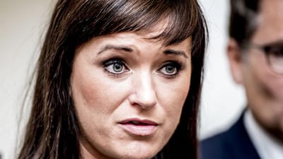 Innovationsminister Sophie L&oslash;hde vil nu tr&aelig;kke dele af lockoutvarslet i land.