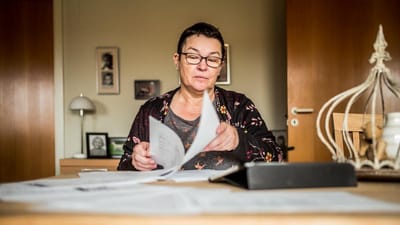 Marianne Lene Ørnsholt er afløser på et plejehjem, men søger fast arbejde. Hun kan ikke genkende billedet af, at der skulle være mangel på arbejdskraft.