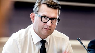 Besk&aelig;ftigelsesminister Troels Lund Poulsen (V) indsk&aelig;rper nu over for Arbejdstilsynet, at tilsynet skal &aelig;ndre praksis i forbindelse med sager om grove overtr&aelig;delser af arbejdsmilj&oslash;loven.  