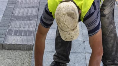 I syv ud af landets otte arbejdsmarkedsregioner er byggeriet den branche med st&oslash;rst flaskehalsudfordringer.