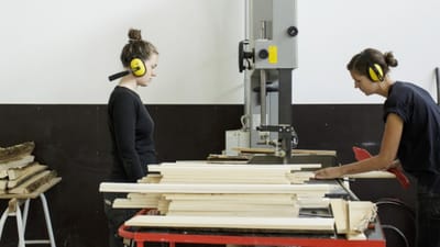 Praktikordningen, som skulle bel&oslash;nne virksomheder med mange praktikanter, kan risikere at blive dyr for alle. 