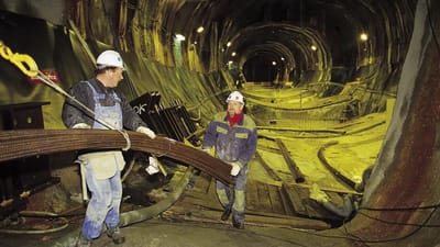 Byggeriet af metroen i K&oslash;benhavn har v&aelig;ret pr&aelig;get af store problemer med arbejdsmilj&oslash;et. Alene byggeriet af Cityringen har siden 2011 f&oslash;rt til 1.130 straksp&aring;bud fra Arbejdstilsynet og i alt 1.484 sager.
