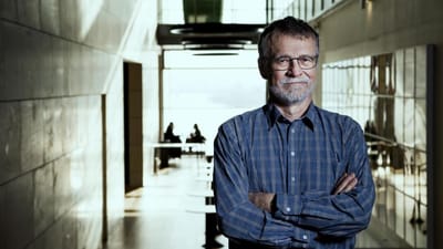 Vestas "sviner med kemikalierne", vurderer professor i arbejdsmiljø ved Aalborg Universitet, Peter Hasle, på baggrund af de billeder, som Fagbladet 3F er kommet i besiddelse af fra en spansk Vestas-fabrik. Det udsætter de ansatte for unødvendig fare, mener han.