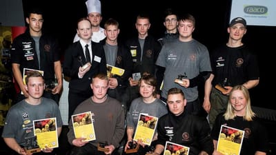 Tre dages hårdt arbejde har resulteret i et danmarksmesterskab for 43 vindere. Her vindere fra 3F's fag.