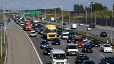 Fra n&aelig;ste &aring;r kommer det i f&oslash;rstegangstilf&aelig;lde til at koste vognmanden 10.000 kroner og chauff&oslash;ren 5.000 kroner, hvis en bus eller lastbil bliver stoppet med defekte bremser eller andre alvorlige fejl og mangler.