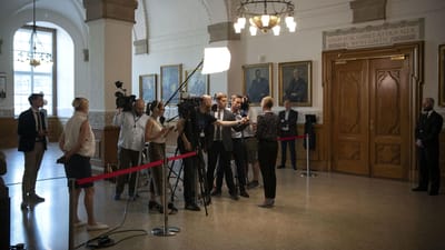 S-formand Mette Frederiksen m&oslash;der pressen ved onsdagens forhandlinger. Enigheden om klimaet har vakt gl&aelig;de hos gr&oslash;nne organisationer s&aring;vel som hos partierne, der st&aring;r bag m&aring;lene.