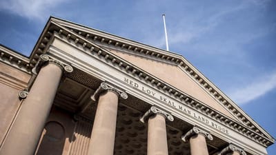 Onsdag begynder retssagen mod en litauisk byggechef, der er tiltalt for dokumentfalsk og ulovligt arbejde.