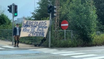 Det var Emil Falks mor og far, der fik den utraditionelle idé med at stille sig op ved motorvejen med et banner, og det gav pote efter bare 24 timer.