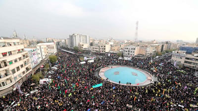 Der var søndag store demonstrationer i Iran, efter at den iranske generalmajor Qassem Soleimani i fredags blev dræbt af amerikanske styrker. Soleimani blev betragtet som landets næstvigtigste person.