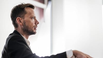 Torsdag skal beskæftigelsesminister Peter Hummelgaard Thomsen (S) i samråd for at svare på, hvordan han vil sikre at sårbar, udenlandsk arbejdskraft i Danmark ikke bliver udnyttet.