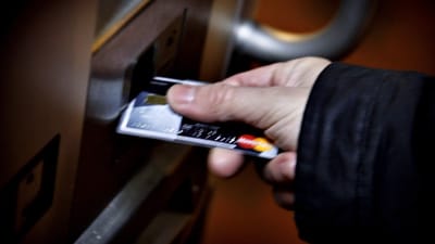 A-kassen vil s&oslash;rge for, at alle kan f&aring; den hj&aelig;lp, de har brug for, og at man f&aring;r sine penge til tiden. Besk&aelig;ftigelsesministeriet meldte ud torsdag, at ledige indtil videre ikke l&aelig;ngere skal opfylde de normale krav til at st&aring; til r&aring;dighed for arbejdsmarkedet.