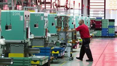Legos fabrik i Ungarn er begyndt at producere visirer til sundhedsvæsnet.