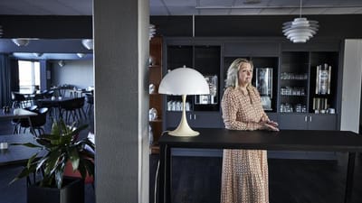 - Det er skrækkeligt. Det er ganske forfærdeligt ikke at være i gang, siger hotelchef for Montra Skaga i Hirtshals, Sarah Jane Routledge.
