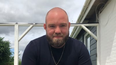 En revalidering reddede 28-&aring;rige Mads. Men antallet af personer, der revalideres, styrtdykker.