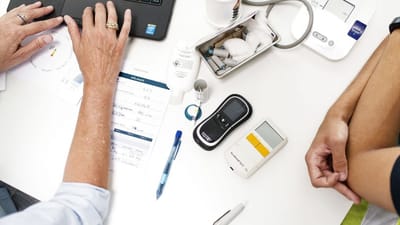 Et sundhedstjek kan være med til at afsløre, om man har for højt blodtryk eller er i risikogruppen for at få forskellige sygdomme.