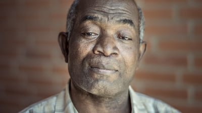 Den 57-&aring;rige fisker Reuben Kotei blev udsat for en arbejdsulykke p&aring; havnen i Thybor&oslash;n. Men ghaneserens arbejdsskade er aldrig blevet anmeldt af hans danske arbejdsgiver.