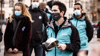 De fysiske bude, der her protesterer mod Wolts betalingsmodel, kan i fremtiden blive erstattet af robotter, vurderer eksperter.