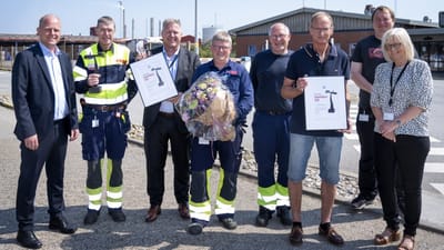 FMC Site R&oslash;nland modtager CO-industris Samarbejdspris 2020. Fra venstre Mads Andersen, n&aelig;stformand for CO-industri og formand for 3F Industri, J&oslash;rn Sand, tillidsrepr&aelig;sentant for h&aring;ndv&aelig;rksgruppen (Dansk El-Forbund), Jakob Kyllesbech, fabrikschef, Jens Christian R&oslash;nn Iversen, f&aelig;llestillidsrepr&aelig;sentant (3F), Jens Korsgaard, tillidsrepr&aelig;sentant (3F), Bjarne Hansen, tillidsrepr&aelig;sentant (3F), Bjarke Kynde, tillidsrepr&aelig;sentant for akademikerne, Lene Bech-Larsen, tillidsrepr&aelig;sentant (HK). 