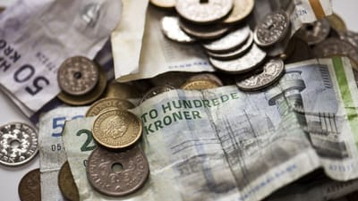 Hvis du b&aring;de har ret til efterl&oslash;n og tidlig pension, s&aring; skal du i gang med et st&oslash;rre regnestykke, n&aring;r du skal finde ud, hvad der betaler sig bedst for dig. Og det er langtfra kun ydelserne, der er forskellige. 