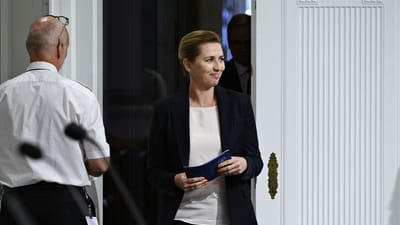 Statsminister Mette Frederiksen (S) uddyber p&aring; Facebook det, hun sidste uge sagde p&aring; et pressem&oslash;de om, at det ikke "n&oslash;dvendigvis" skal v&aelig;re lystbetonet at g&aring; p&aring; arbejde.