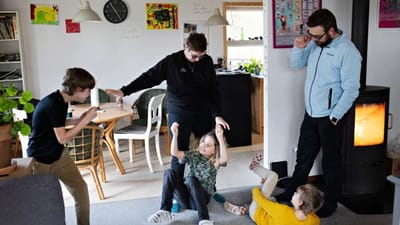 Aftalen om varmehj&aelig;lp er rettet mod danskere, der har oplevet stigende udgifter til varme de seneste m&aring;neder - som familien Filskov i Ryslinge, der kan&nbsp;se frem til at betale op til 18.000 kroner mere for naturgas og el i &aring;r.