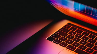 Din computer skal stå tændt i hele seks timer før en opdatering modtages af Windows-værktøjet Windows Update og installeres på din computer.