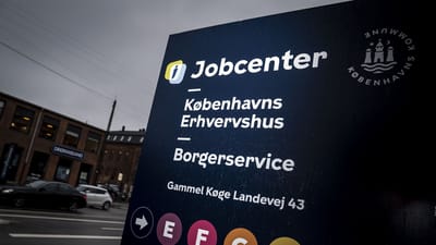 Antallet af ledige faldt fra marts til april med 900 til 70.000 personer. Det viser Danmarks Statistiks opg&oslash;relse. Det betyder, at ledigheden er p&aring; 2,4 procent.