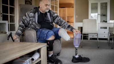 Thomas Brodthagens sag er blot en blandt mange groteske sager p&aring; landets jobcentre.&nbsp;Hans arbejdsevne er "nedsat til det ubetydelige". Han har knuste ben og PTSD efter en trafikulykke. Men det var i f&oslash;rste omgang ikke nok til, at Faxe Kommune ville tilkende ham f&oslash;rtidspension.