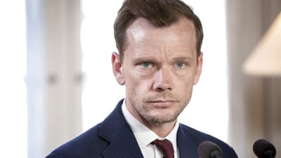 Udnyttelse af ukrainske krigsflygtninge til lave l&oslash;nninger i danske job skal stoppes, siger besk&aelig;ftigelsesminister Peter Hummelgaard (S), der nu indkalder arbejdsmarkedets parter til m&oslash;de.