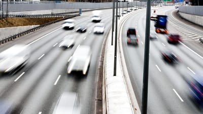 Landets største bank vil frem over gøre forskel på kunderne alt efter, om de vil låne til en elbil eller en benzinbil.